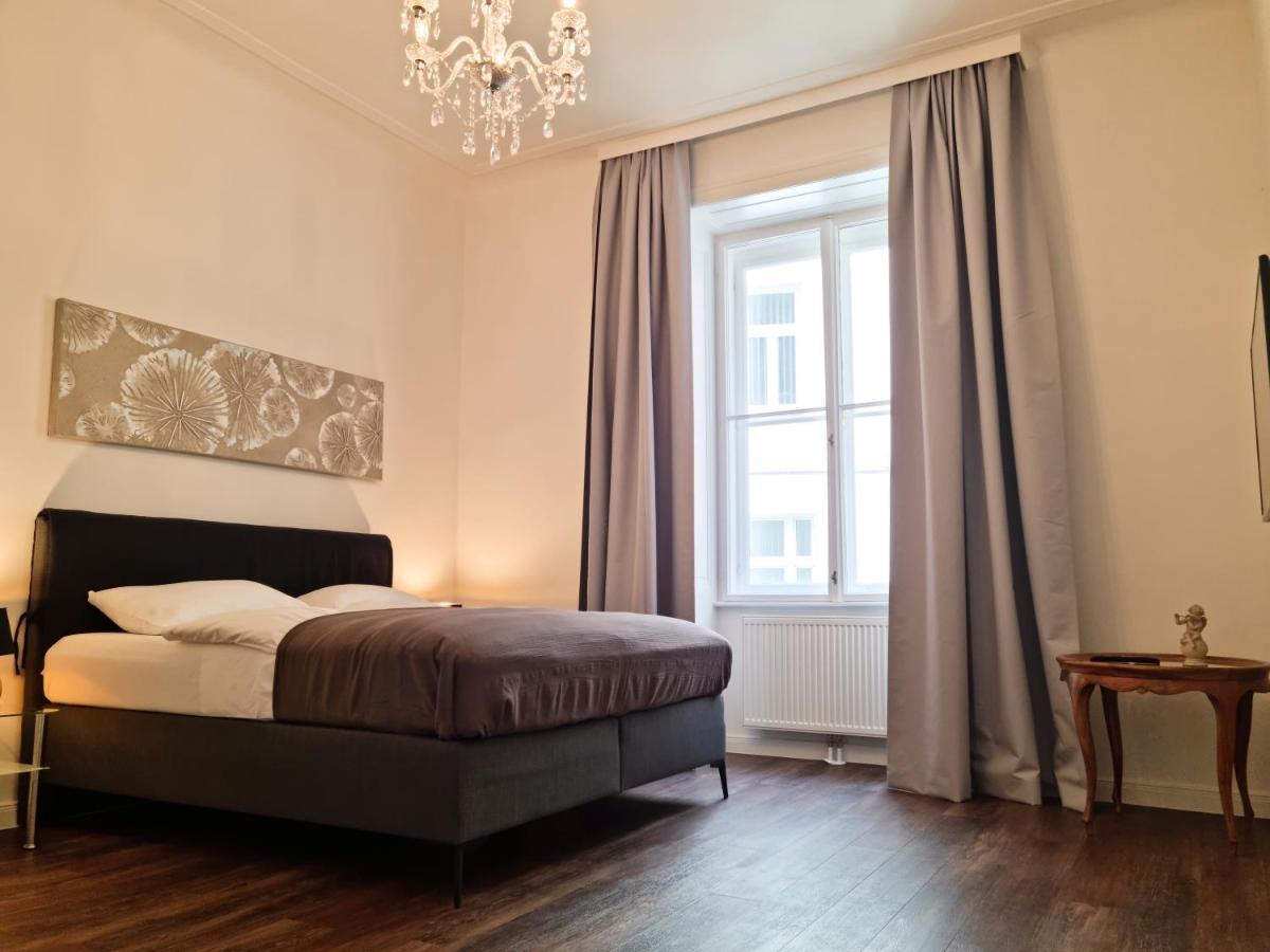Pension Mozart - Newly Renovated เวียนนา ภายนอก รูปภาพ