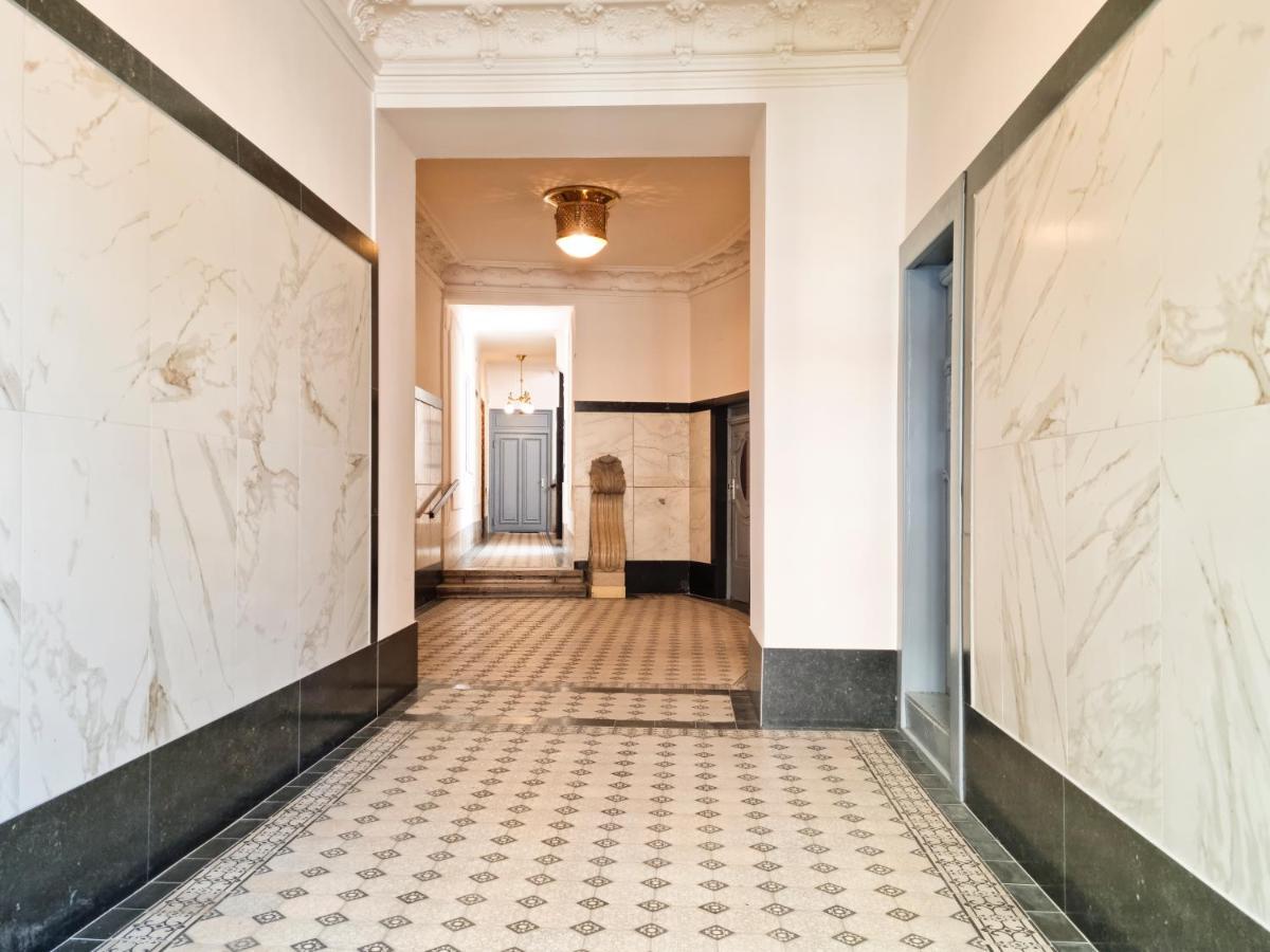 Pension Mozart - Newly Renovated เวียนนา ภายนอก รูปภาพ