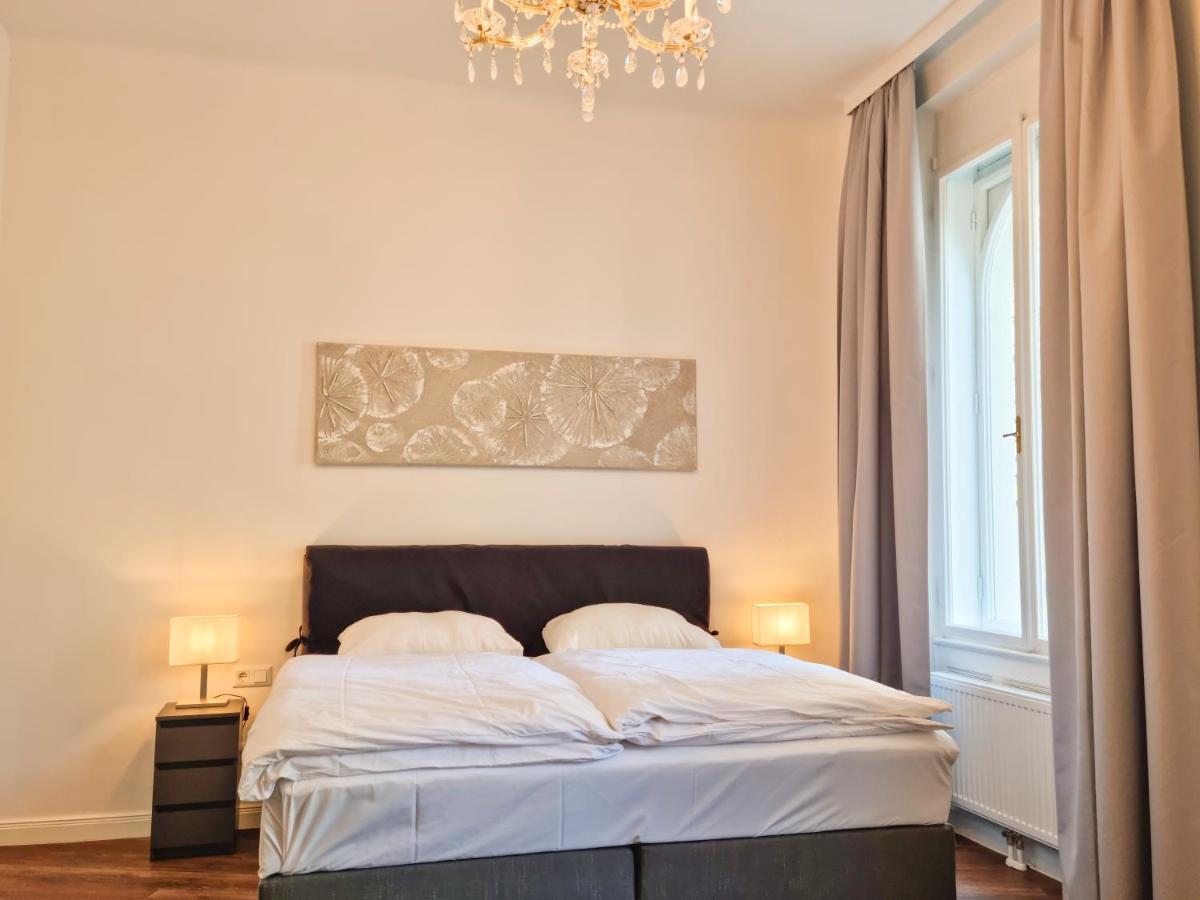 Pension Mozart - Newly Renovated เวียนนา ภายนอก รูปภาพ