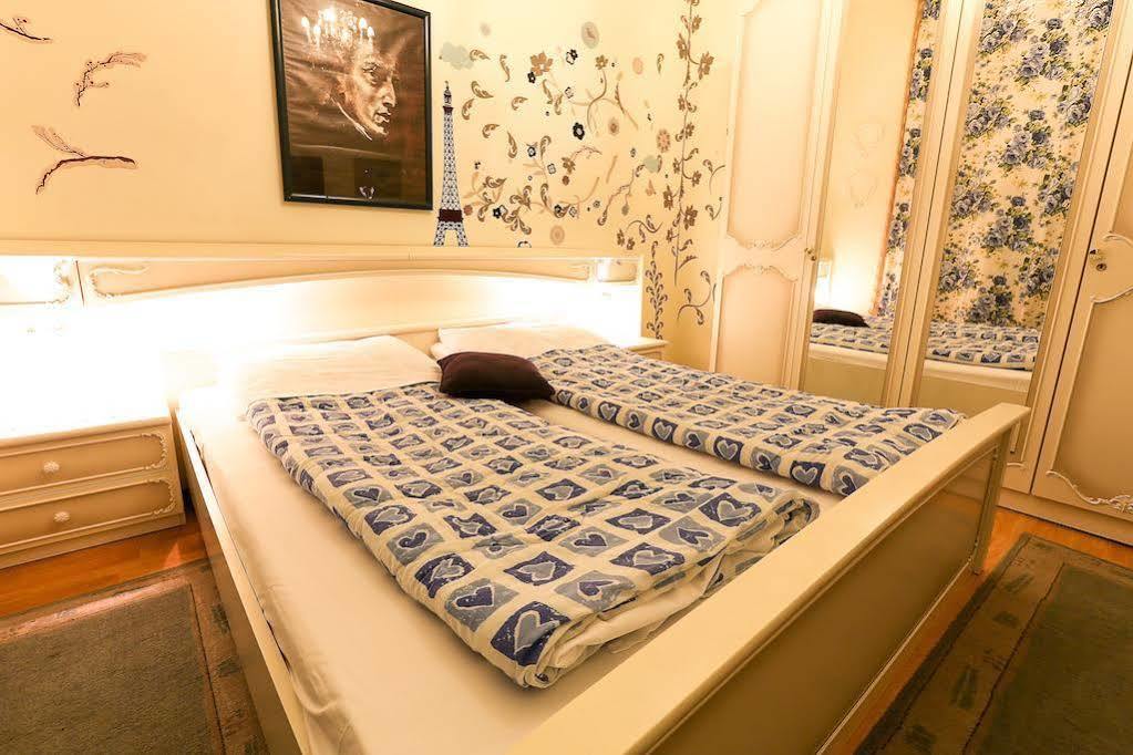 Pension Mozart - Newly Renovated เวียนนา ภายนอก รูปภาพ